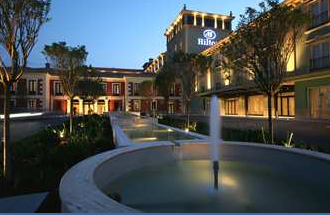 h_hilton_b_00.jpg